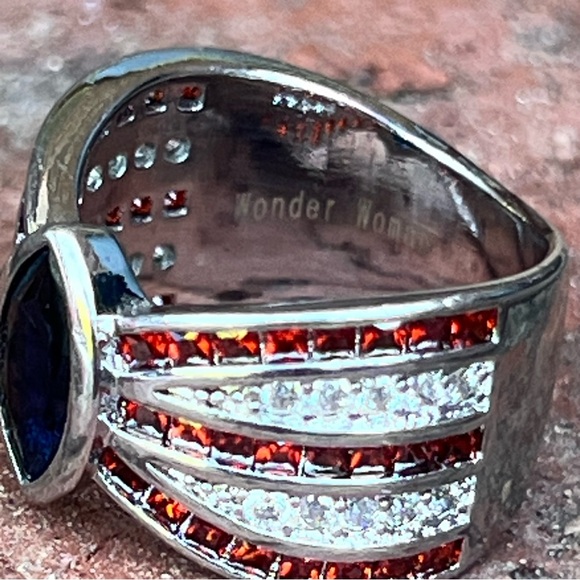 Red White and Blue WONDER WOMAN Gemstone Ring. Size 6 - Picture 4 of 9
